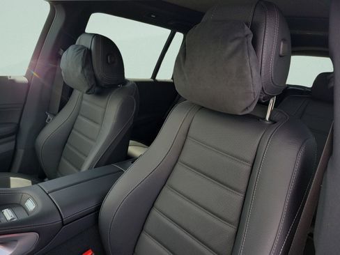 New 2026 Mercedes-Benz GLS 580 4MATIC image 19