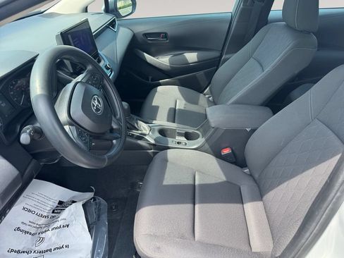 Used 2024 Toyota Corolla LE FWD image 9