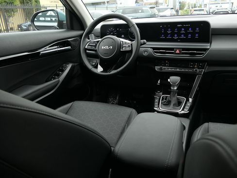 Used 2026 Kia Seltos EX FWD image 26