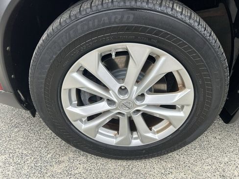 Used 2015 Nissan Rogue SV w/ SV Family Package image 7