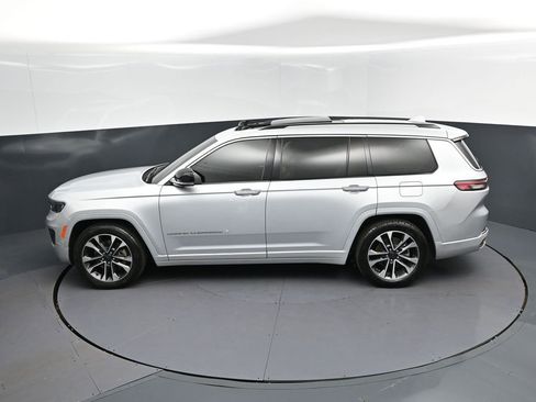 Used 2022 Jeep Grand Cherokee L Overland w/ Advanced Protech Group III AWD/4WD image 33