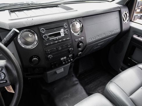 Used 2015 Ford F550 4x4 Regular Cab Super Duty image 26