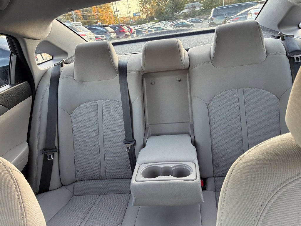 Used 2018 Hyundai Sonata SE FWD image 17