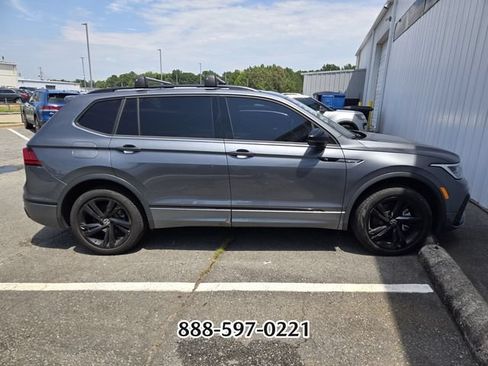 Used 2024 Volkswagen Tiguan SE R-Line FWD image 7