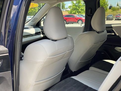 Used 2025 Mitsubishi Outlander SE AWD/4WD image 28