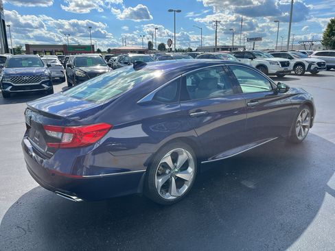 Used 2018 Honda Accord Touring image 7