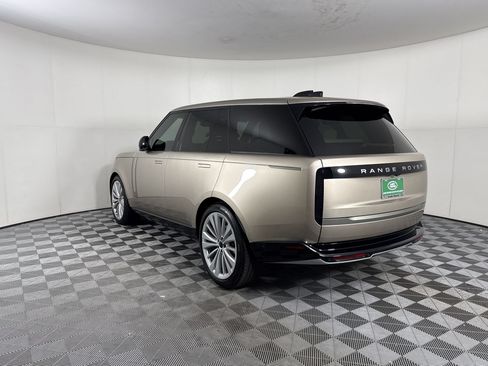 Used 2026 Land Rover Range Rover SE AWD/4WD image 3