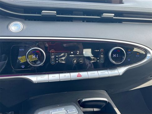 Used 2024 Genesis GV70 3.5T Sport w/ Sport Advanced Package image 16