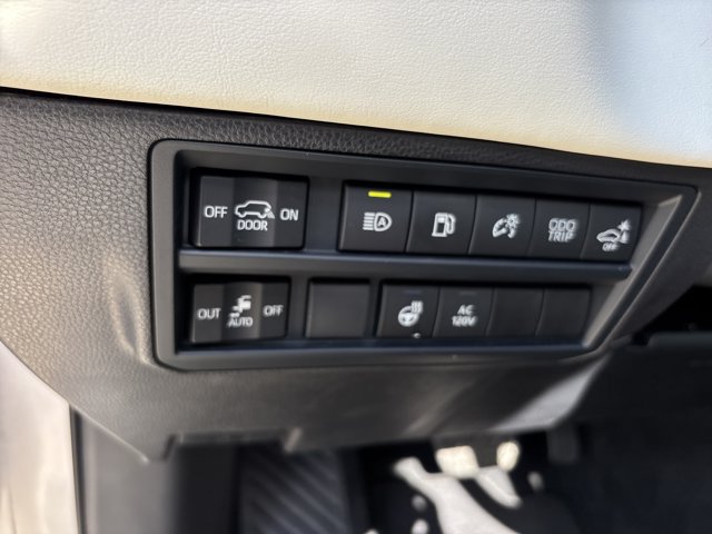 Used 2024 Toyota Sequoia Capstone AWD/4WD image 28