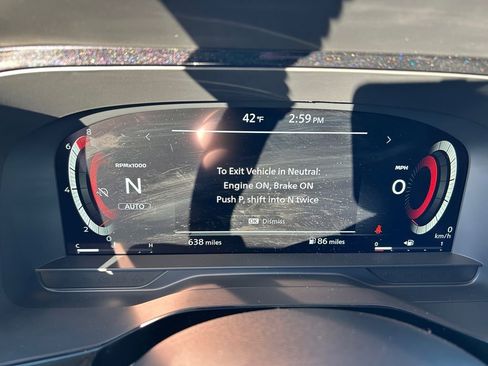 Used 2025 Nissan Pathfinder Platinum w/ Cargo Package image 16