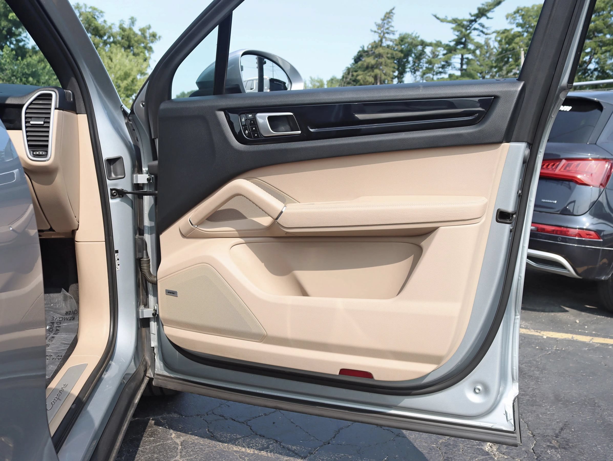 Used 2020 Porsche Cayenne AWD/4WD image 35