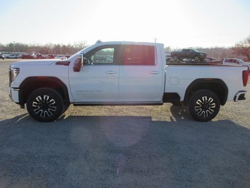 New 2026 GMC Sierra 2500 Denali Ultimate image 10
