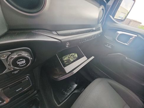 Used 2021 Jeep Wrangler Sport AWD/4WD image 21