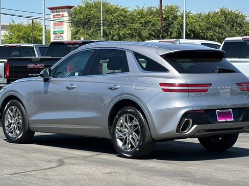 Used 2025 Genesis GV70 2.5T AWD/4WD image 7