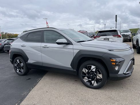 Used 2024 Hyundai Kona SEL image 2