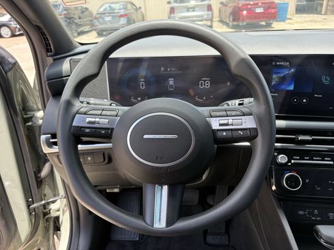Used 2025 Hyundai Santa Cruz SEL FWD image 15