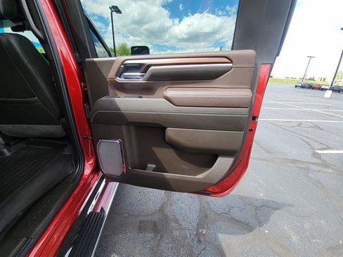 Used 2024 GMC Sierra 3500 Denali w/ Technology Package AWD/4WD image 16