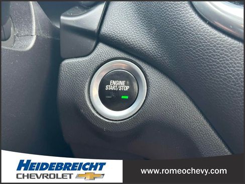 Used 2018 Chevrolet Equinox LT w/ Sun & Infotainment Package image 35