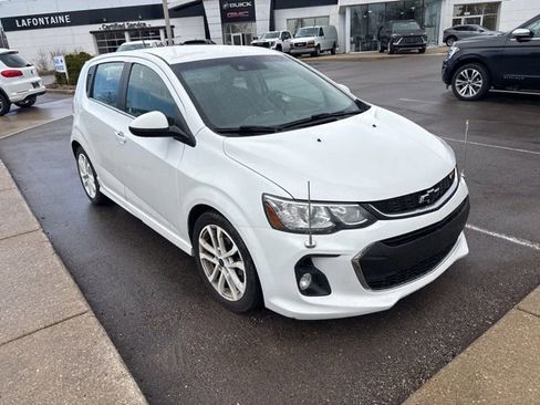 Used 2018 Chevrolet Sonic LT w/ Convenience Package FWD image 3