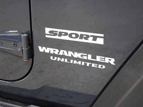 Certified 2017 Jeep Wrangler Unlimited Sport w/ Quick Order Package 24S AWD/4WD image 35