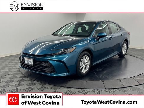 Used 2026 Toyota Camry LE w/ Convenience Package FWD image 1