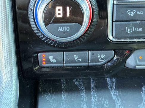 Used 2021 GMC Yukon Denali w/ Denali Premium Package image 10