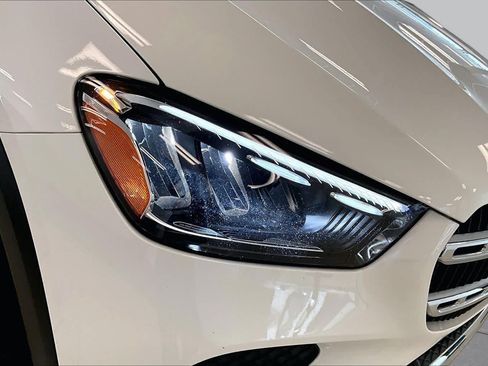 Used 2025 Mercedes-Benz GLE 450e 4MATIC image 26
