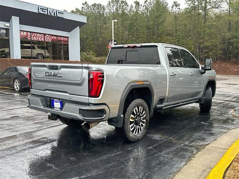 Used 2024 GMC Sierra 2500 Denali Ultimate image 7