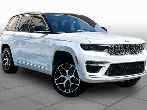 Used 2022 Jeep Grand Cherokee Summit AWD/4WD image 3