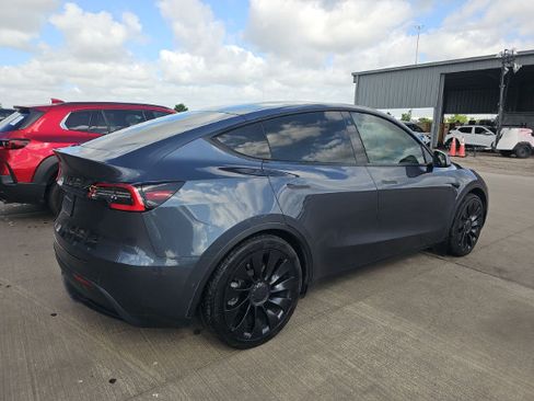 Used 2021 Tesla Model Y 2WD image 4