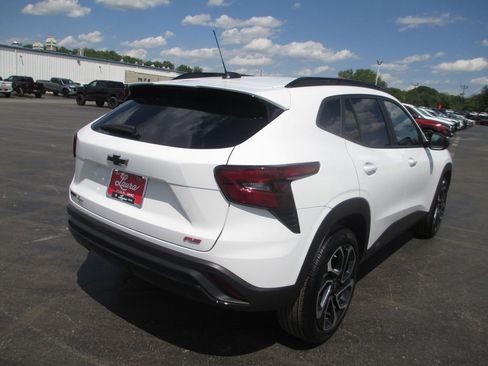 Used 2025 Chevrolet Trax RS w/ Driver Confidence Package FWD image 6