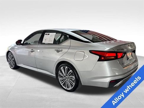 Used 2023 Nissan Altima 2.5 SL FWD image 7