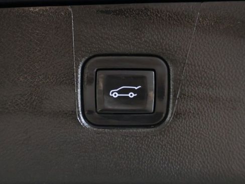Used 2022 Chevrolet Blazer LT FWD image 21