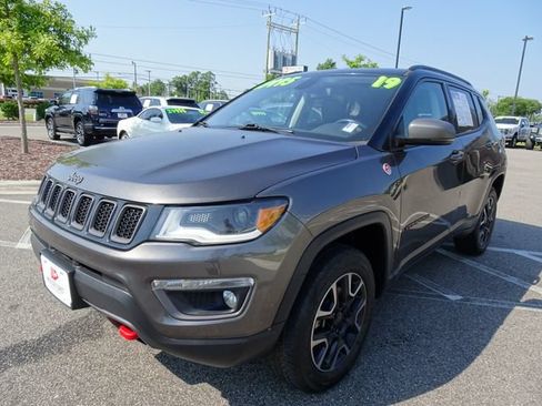 Used 2019 Jeep Compass Trailhawk w/ Leather Interior Group AWD/4WD image 8