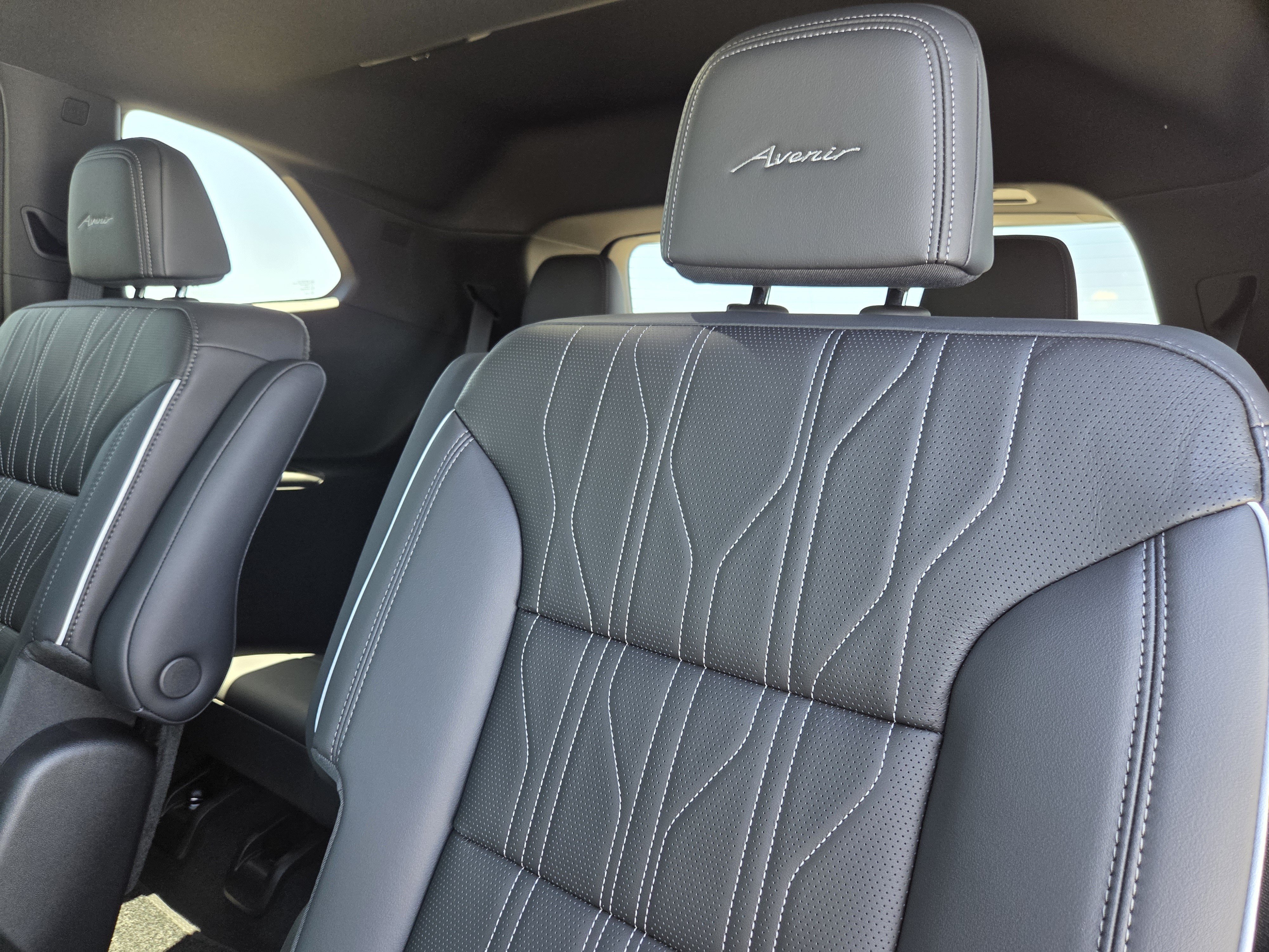 New 2027 Buick Enclave Avenir FWD image 27