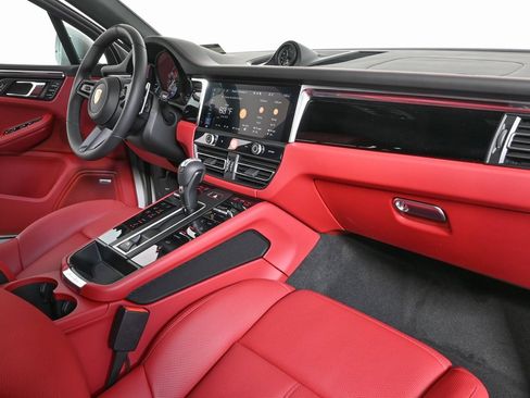 New 2026 Porsche Macan S image 28