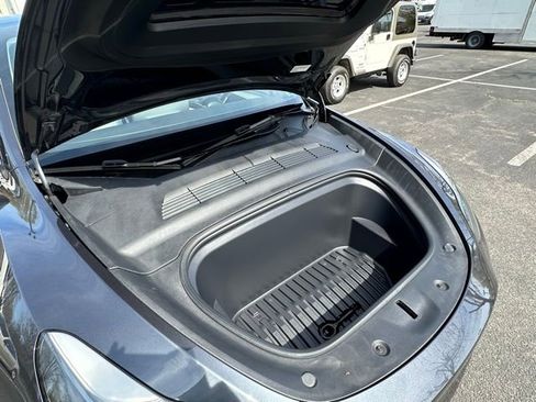 Used 2024 Tesla Model Y Long Range image 16