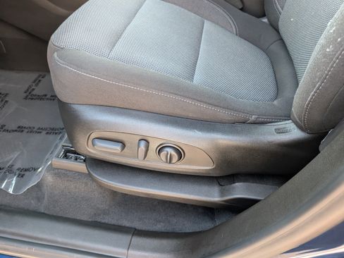 Used 2022 Chevrolet Traverse LT AWD/4WD image 21