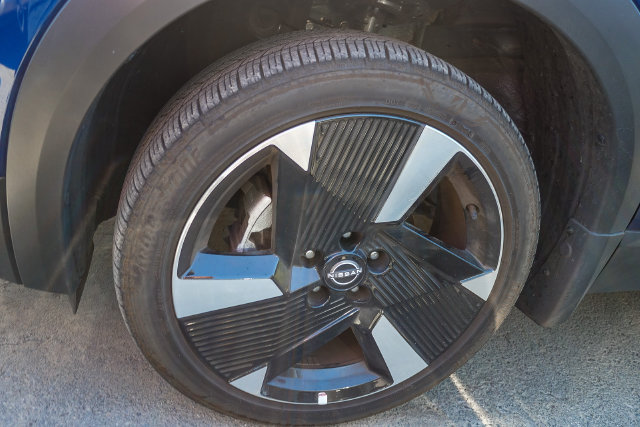Used 2025 Nissan Kicks SR FWD image 6