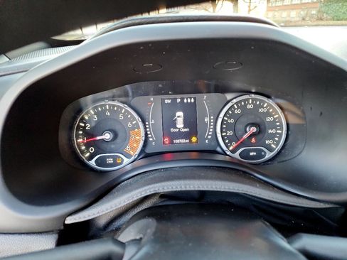 Used 2019 Jeep Renegade Sport image 15