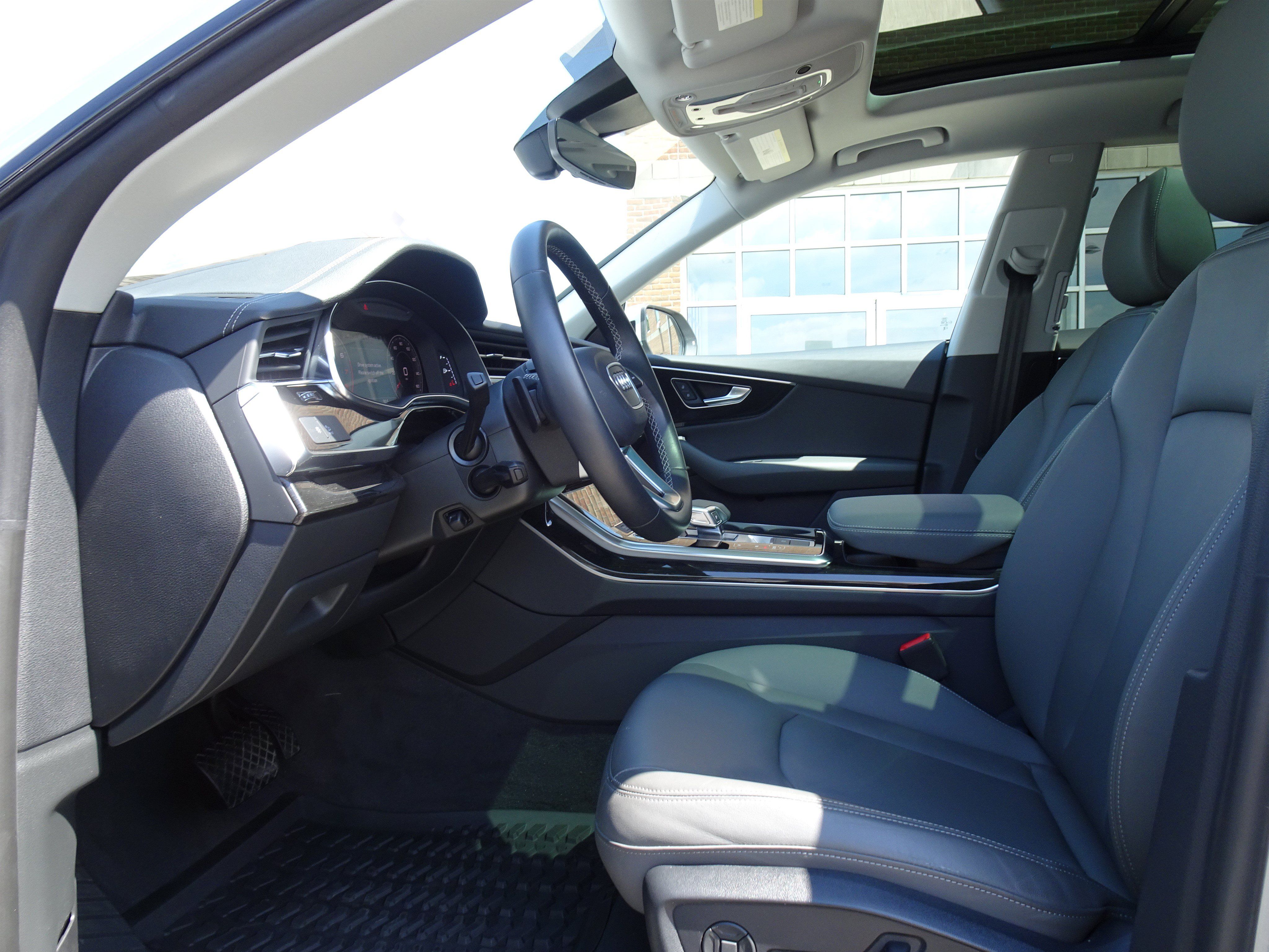 Certified 2025 Audi Q8 Premium AWD/4WD image 8