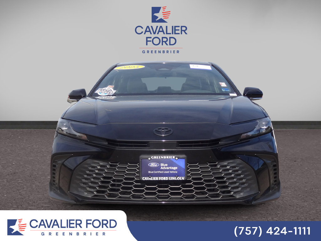 Used 2025 Toyota Camry SE FWD image 5