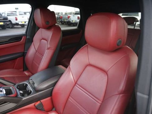 Used 2019 Porsche Cayenne AWD/4WD image 10