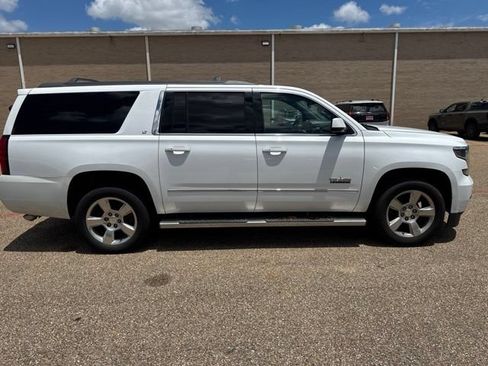 Used 2019 Chevrolet Suburban LT w/ LT Signature Package RWD image 13