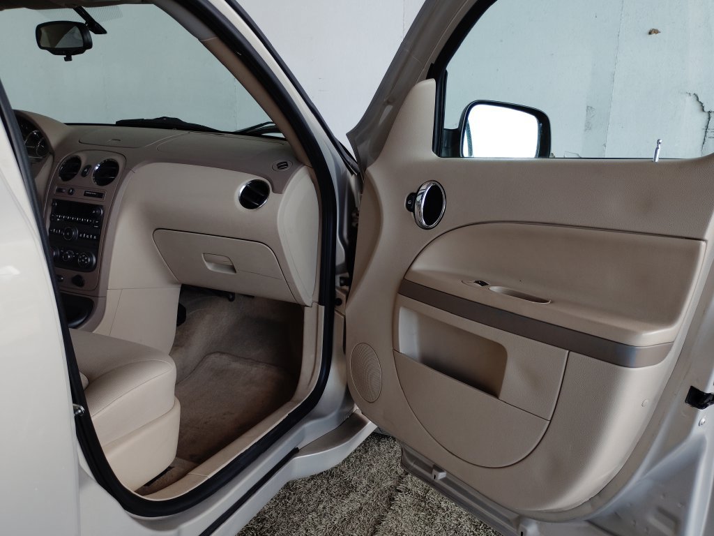 Used 2009 Chevrolet HHR LS FWD image 10