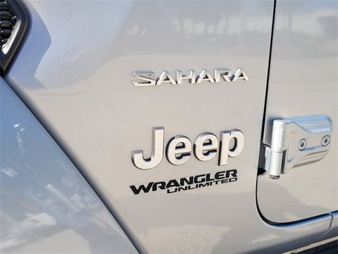 Certified 2022 Jeep Wrangler Unlimited Sahara image 11
