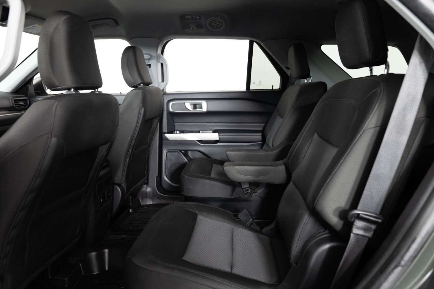 Used 2023 Ford Explorer XLT AWD/4WD image 19