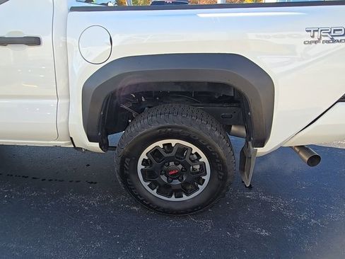 Used 2024 Toyota Tacoma TRD Sport image 12