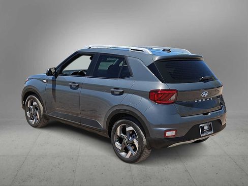 Used 2026 Hyundai Venue SEL FWD image 6