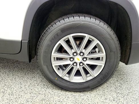 Used 2023 Chevrolet Traverse LT w/ LPO, Cargo Package AWD/4WD image 9